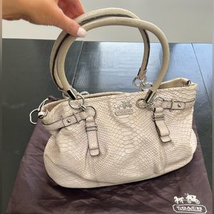 ✨Rare Find✨ Vintage Authentic Limited Edition Coach Embossed Python Lilac Bag